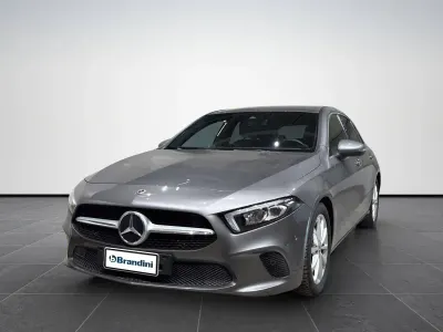 Usata Mercedes A200 163 CV (119 kW) 2019 Grigio scuro Berlina