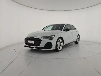 Usata Audi A3 S-Line 150 CV (110 kW) 2025 Bianco ghiaccio metallizzato Berlina