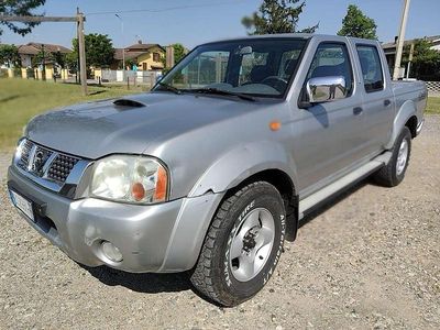 Usata Nissan Navara 133 CV (97 kW) 2002 Argento Pick-up
