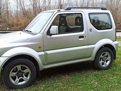 Second-hand Suzuki Jimny 86 CP (63 kW) 2006 Argintiu SUV