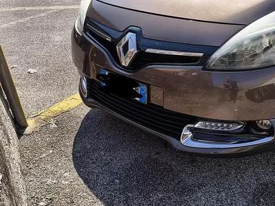 Usata Renault Scénic III 110 CV (80 kW) 2014 Marrone SUV