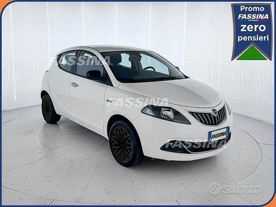 Usata Lancia Ypsilon 70 CV (51 kW) 2024 Bianco Utilitaria