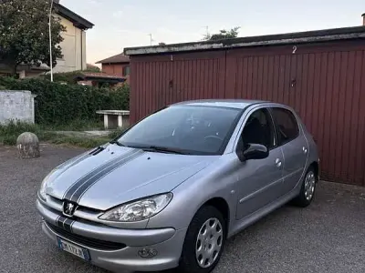 Usata Peugeot 206 75 CV (55 kW) 2009 Berlina