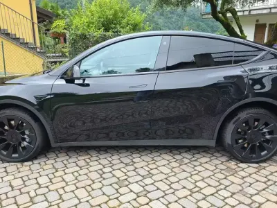 Usata Tesla Model Y 152 kW (208 CV) 2022 Nero SUV