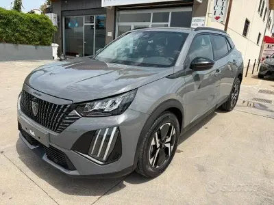 Usata Peugeot 2008 Allure 102 CV (75 kW) 2025 Grigio SUV