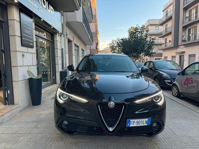 Usata Alfa Romeo Stelvio Super 209 CV (153 kW) 2018 Nero SUV