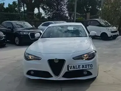 Usata Alfa Romeo Giulia Super 180 CV (132 kW) 2019 Bianco Berlina