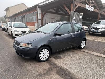 Usata Fiat Punto 60 CV (44 kW) 2001 Blu Berlina