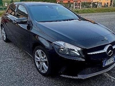 Usata Mercedes A180 109 CV (80 kW) 2018 Nero Berlina