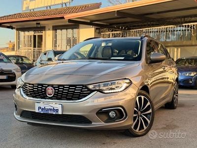 Usata Fiat Tipo Lounge 120 CV (88 kW) 2016 Oro Station wagon