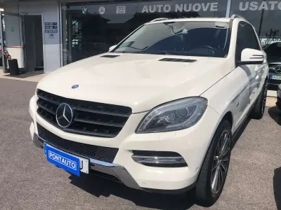Usata Mercedes ML350 Premium 258 CV (189 kW) 2012 Bianco calcite SUV