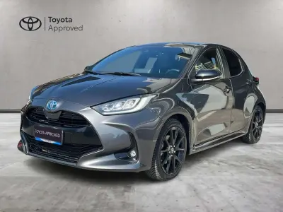 Usata Toyota Yaris Lounge 92 CV (67 kW) 2022 Dark grey met Utilitaria