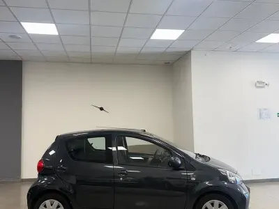 Usata Toyota Aygo 68 CV (50 kW) 2009 Grigio Utilitaria