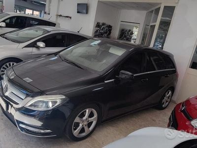 Usata Mercedes B200 Premium 136 CV (100 kW) 2012 Nero Monovolume