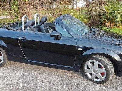 Usata Audi TT Roadster 179 CV (131 kW) 2001 Nero Cabrio