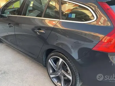 Usata Volvo V60 R-Design 181 CV (133 kW) 2013 Station wagon