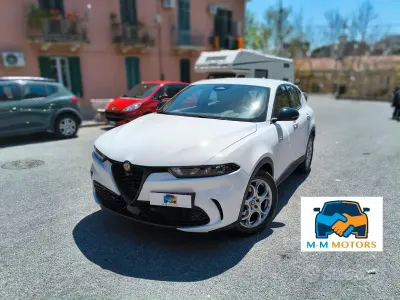 Begagnad Alfa Romeo Tonale Super 131 HK (96 kW) 2023 Vit SUV