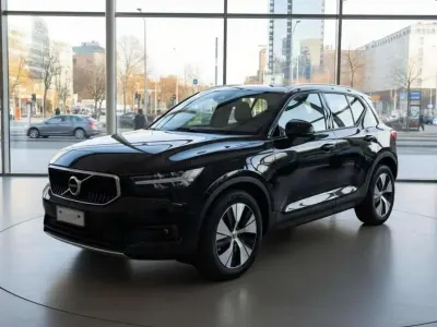Usata Volvo XC40 Momentum 261 CV (191 kW) 2020 Bianco SUV