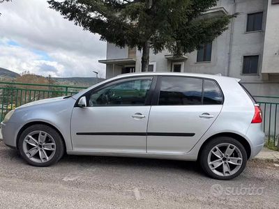Begagnad VW Golf IV Comfortline 140 HK (102 kW) 2004 Grå Sedan