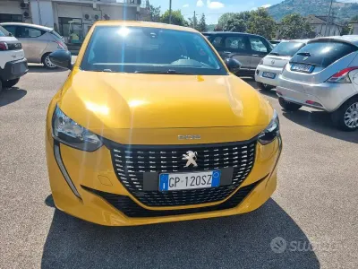 Usata Peugeot 208 Allure 75 CV (55 kW) 2023 Giallo Utilitaria