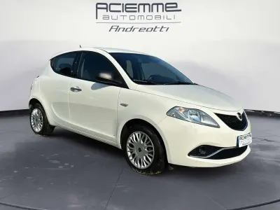 Usata Lancia Ypsilon Silver 69 CV (50 kW) 2017 Bianco Utilitaria