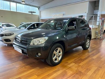 usata Toyota RAV4 2.2 D-4D 136 CV DPF