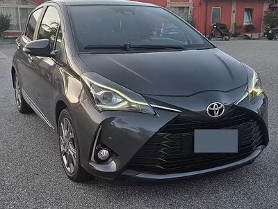 Occasion Toyota Yaris Style 90 ch (66 kW) 2017 Gris Berline