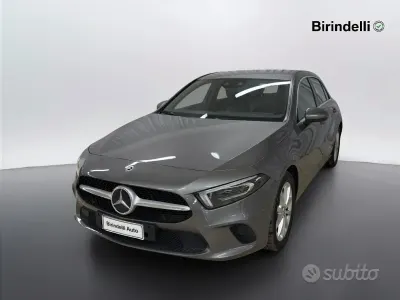 Usata Mercedes A180 116 CV (85 kW) 2020 Grigio Monovolume