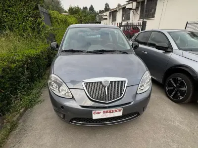 Usata Lancia Ypsilon 69 CV (50 kW) 2011 Argento Utilitaria