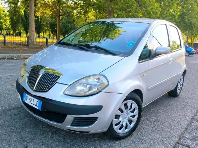 Usata Lancia Musa 90 CV (66 kW) 2007 Grigio Monovolume
