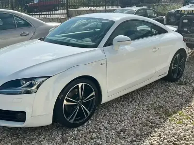 Begagnad Audi TT 170 HK (125 kW) 2010 Vit Sportkupé