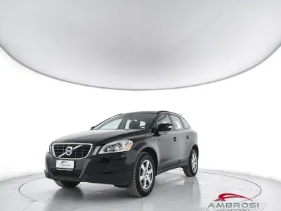 Usata Volvo XC60 Kinetic 136 CV (100 kW) 2013 Nero SUV