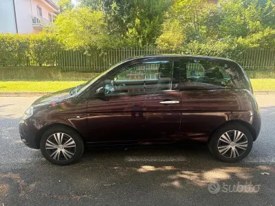 Usata Lancia Ypsilon 60 CV (44 kW) 2009 Marrone Utilitaria
