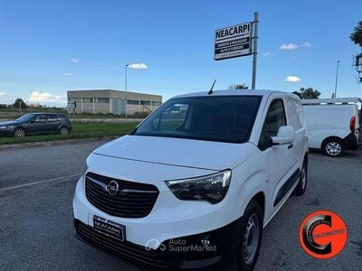 Usata Opel Combo 102 CV (75 kW) 2019 Bianco pastello Monovolume