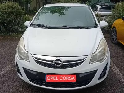Usata Opel Corsa Edition 80 CV (58 kW) 2011 Bianco Utilitaria