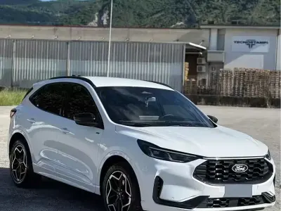 Usata Ford Kuga ST-Line 151 CV (111 kW) 2025 SUV