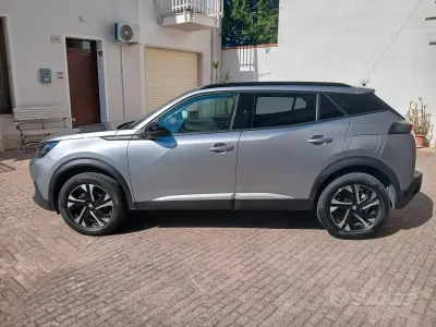 Usata Peugeot 2008 101 CV (74 kW) 2022 Grigio SUV