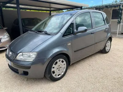 Usata Fiat Idea Emotion 95 CV (69 kW) 2011 Grigio Monovolume