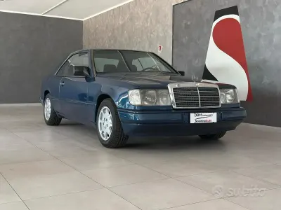 Usata Mercedes E300 179 CV (131 kW) 1988 Blu Coupé