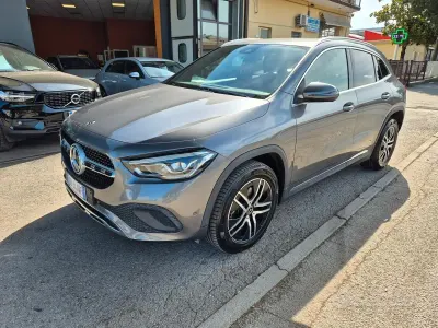 Usata Mercedes GLA180 Business 116 CV (85 kW) 2020 Grigio SUV