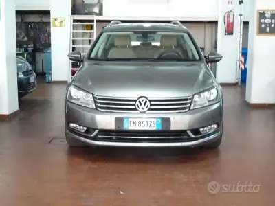 Usata VW Passat Highline 140 CV (102 kW) 2012 Marrone Station wagon