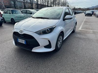 Usata Toyota Yaris Hybrid Active 92 CV (67 kW) 2025 Bianco Berlina