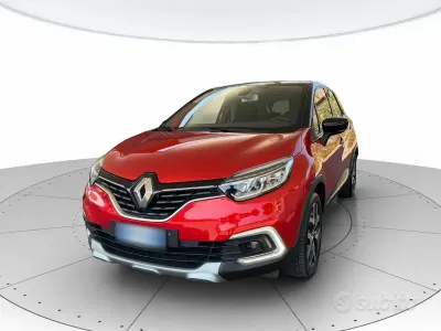 Usata Renault Captur Intens 90 CV (66 kW) 2018 Rosso SUV