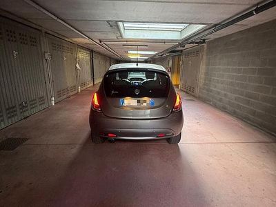 Usata Lancia Ypsilon 69 CV (50 kW) 2017 Grigio Utilitaria