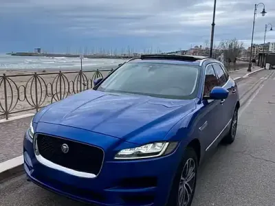 Usata Jaguar F-Pace Portfolio 180 CV (132 kW) 2019 Blu SUV