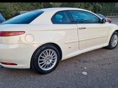 Bianco Usata 2009 Alfa Romeo GT Distinctive Coupé | 2900 € (Cara)