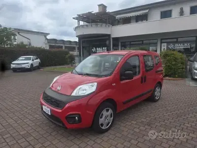 Käytetty Fiat Qubo Easy 80 HP (58 kW) 2019 Punainen Tila-auto