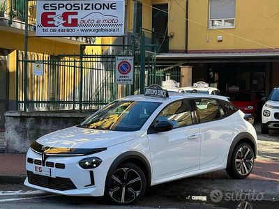 Usata Lancia Ypsilon 101 CV (74 kW) 2025 Bianco Utilitaria