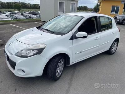Usata Renault Clio II Dynamique 70 CV (51 kW) 2009 Bianco Berlina