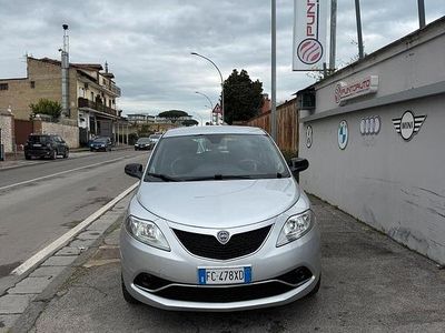 Usata Lancia Ypsilon Gold 95 CV (69 kW) 2016 Grigio Utilitaria